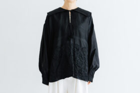 BN2653 Flower Blouse black 1