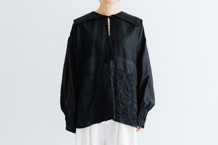 BN2653 Flower Blouse black 1