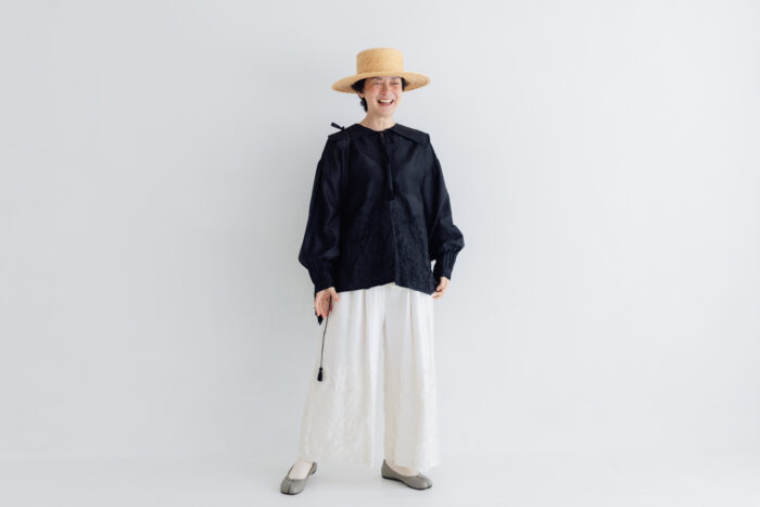 BN2653 Flower Blouse black 5