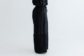 BN2654 Flower Tuck Pants black 2