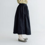 GARMENT DYE TUCK GATHER SKIRT
