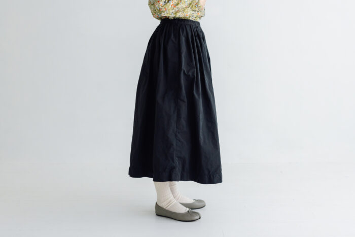 GARMENT DYE TUCK GATHER SKIRT 2