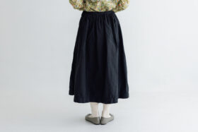GARMENT DYE TUCK GATHER SKIRT 3