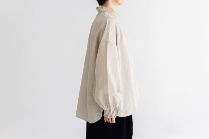 予約 RS24 STAND COLLAR EMBROIDERY BLOUSE light gray  10月中〜10月末 2