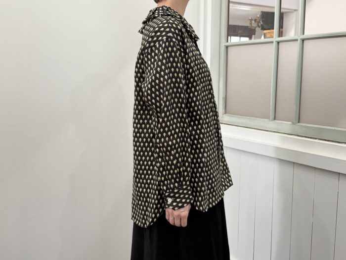 No.8459 L.A. RUFFLE COLLAR BLOUSE 11-1月 2