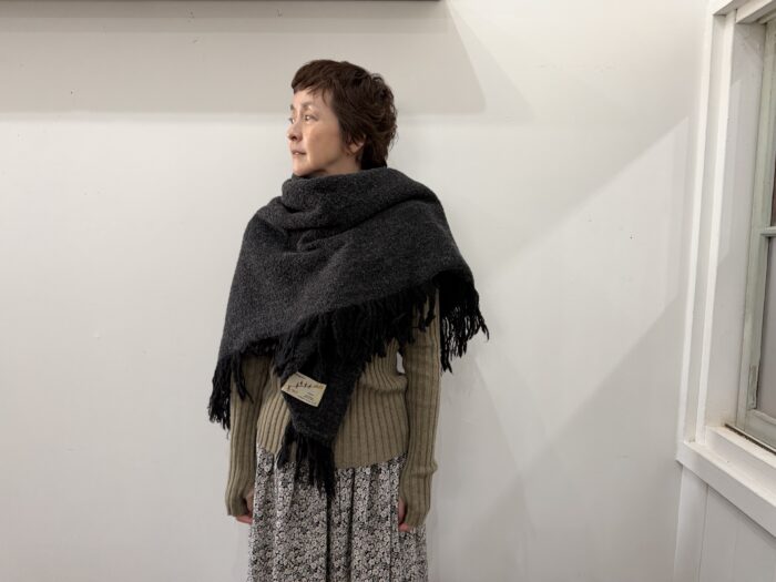 No.8512 WOOL ALPACA BLANKET charcoal 11-1月 4
