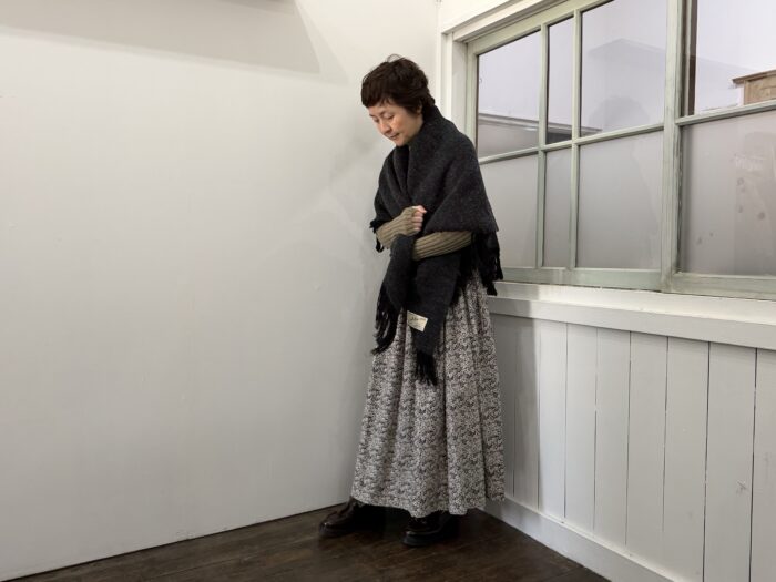 No.8512 WOOL ALPACA BLANKET charcoal 11-1月 5