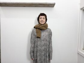 No.8487 SHAGGY SLEEVE MUFFLER 11-1月 2