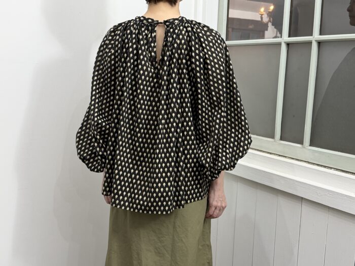 No.8657 LAWN GATHER SMOCK artichoke 2-4月 3