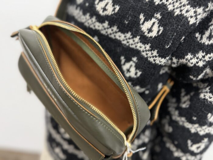 No.8678 BODY BAG  2-4月 4