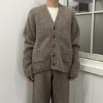 No.8519 BABY ALPACA V-NECK CARDIGAN Taupe 11-1月