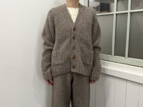No.8519 BABY ALPACA V-NECK CARDIGAN Taupe 11-1月 1