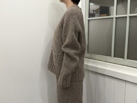 No.8519 BABY ALPACA V-NECK CARDIGAN Taupe 11-1月 2