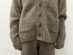 No.8519 BABY ALPACA V-NECK CARDIGAN Taupe 11-1月 4