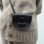 No.8679 FLAP SHOULDER COIN PURSE black 2-4月