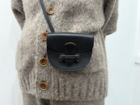No.8679 FLAP SHOULDER COIN PURSE black 2-4月 2