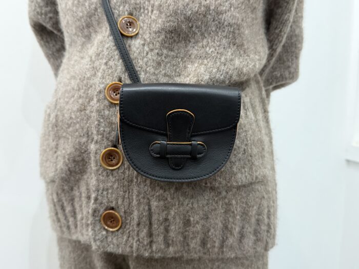 No.8679 FLAP SHOULDER COIN PURSE black 2-4月 2