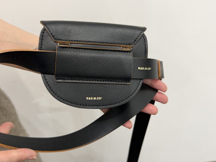 No.8679 FLAP SHOULDER COIN PURSE black 2-4月 5