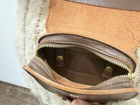 No.8679 FLAP SHOULDER COIN PURSE brown 2-4月 4