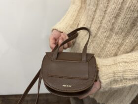 No.8679 FLAP SHOULDER COIN PURSE brown 2-4月 5