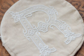 EMBROIDERY CIRCLE POUCH (L) 3