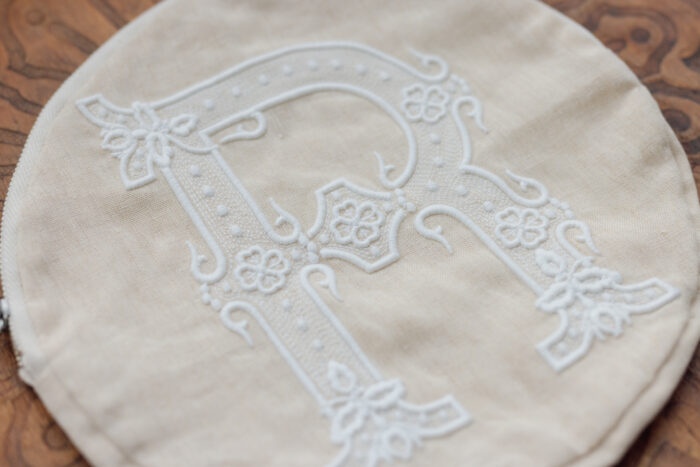 EMBROIDERY CIRCLE POUCH (L) 3